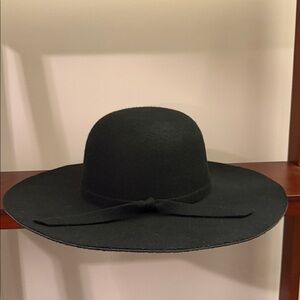 Elegant Black Wide-Brim Hat
